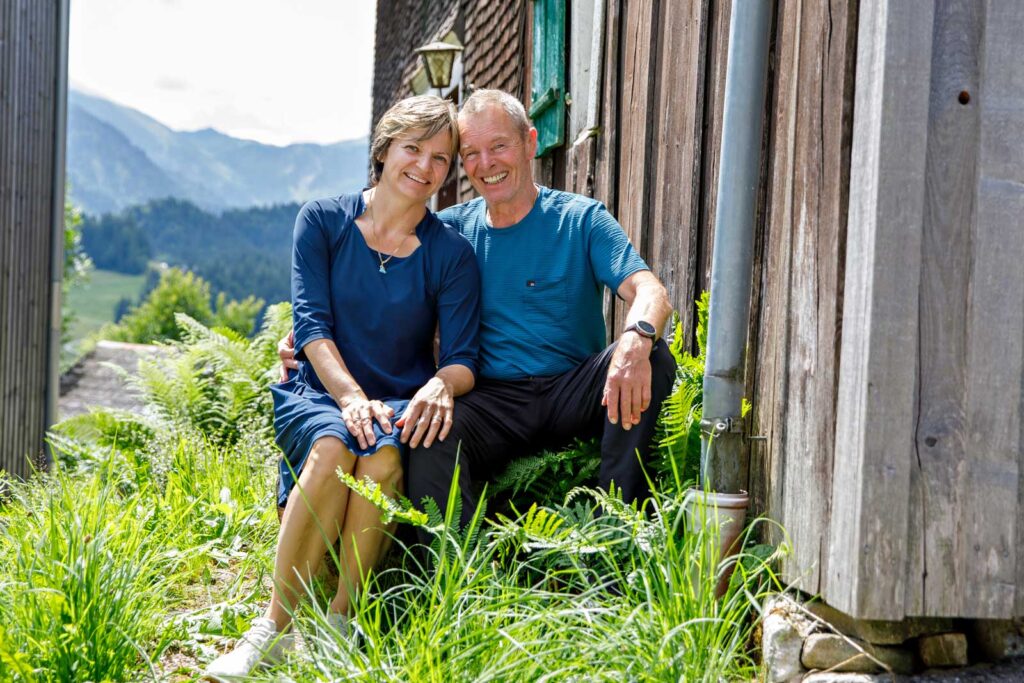 Die Gastgeber Sabine und Peter freuen sich auf Euch in Vorarlberg in Sibratsgfäll.